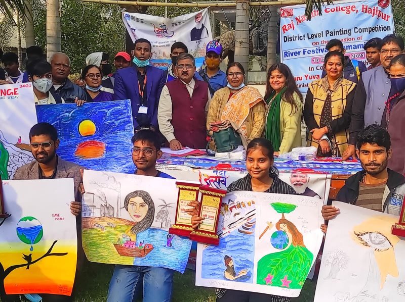 जिला स्तरीय पेंटिंग प्रतियोगिता में वैशाली जिले के RN कॉलेज के छात्र- छात्राओं ने मारी बाजी